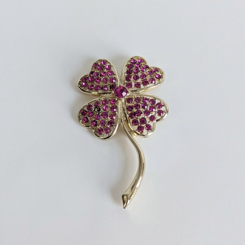 Vintage Sarah Coventry 4-Leaf Clover Brooch Fuchsia Rhinestone Lucky Charm Pin - Picture 3 of 9